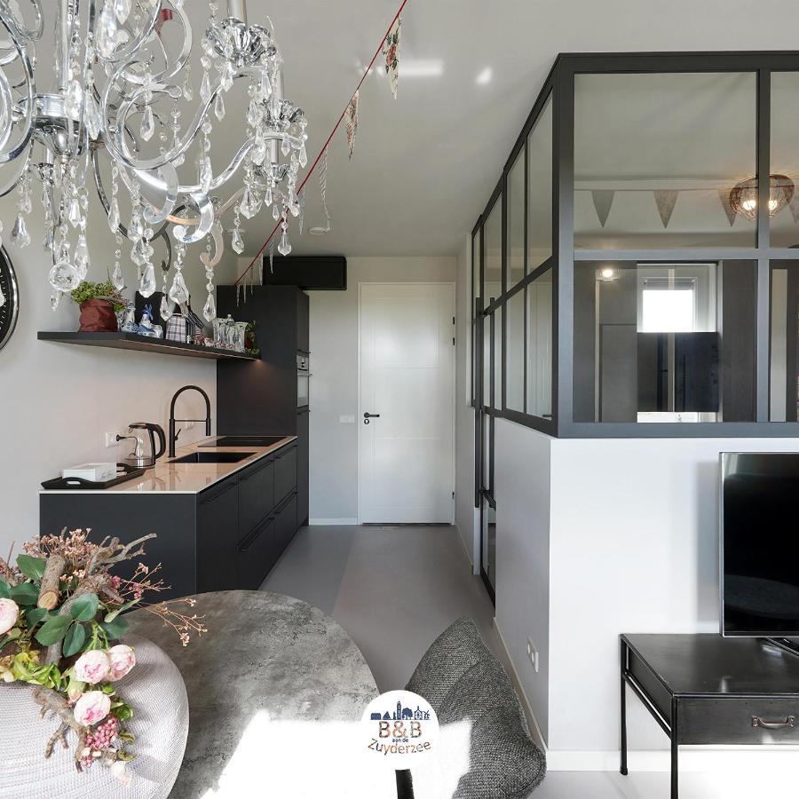 Bb Aan De Zuyderzee Bed & Breakfast Бунсхотен Екстериор снимка