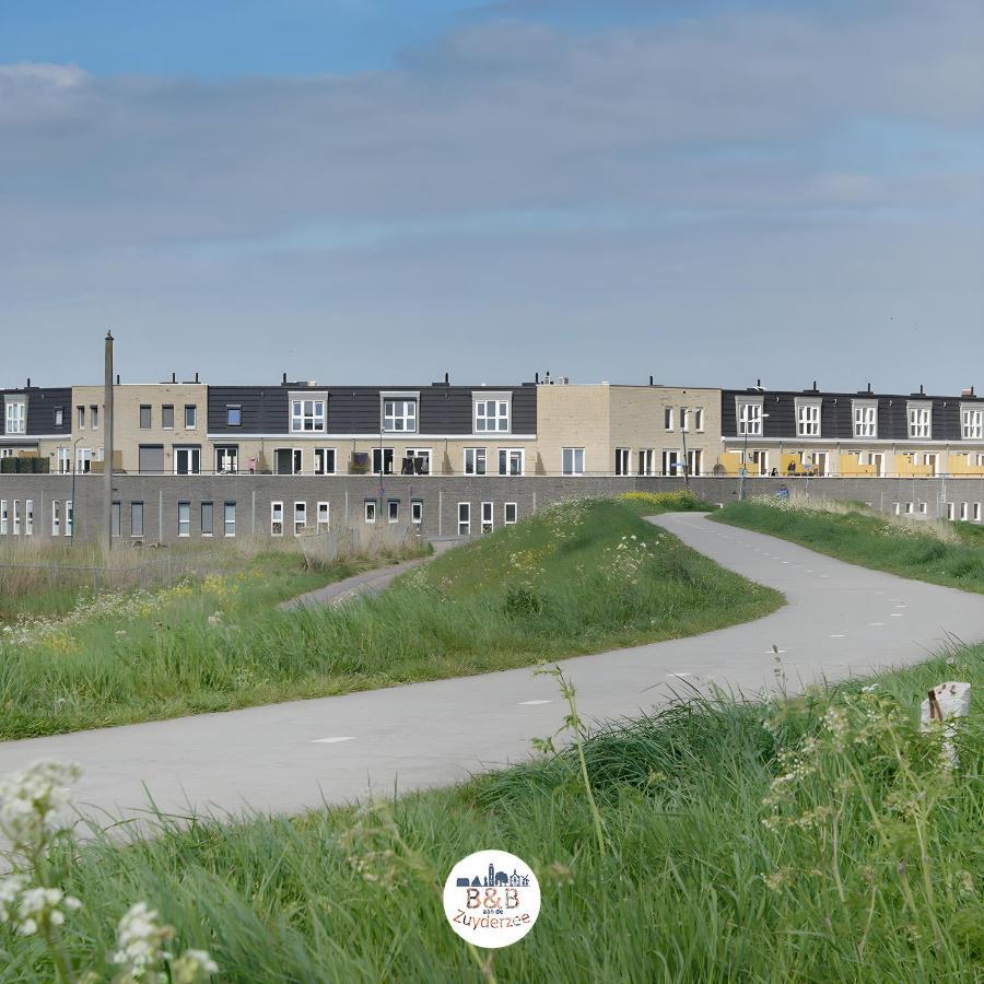 Bb Aan De Zuyderzee Bed & Breakfast Бунсхотен Екстериор снимка